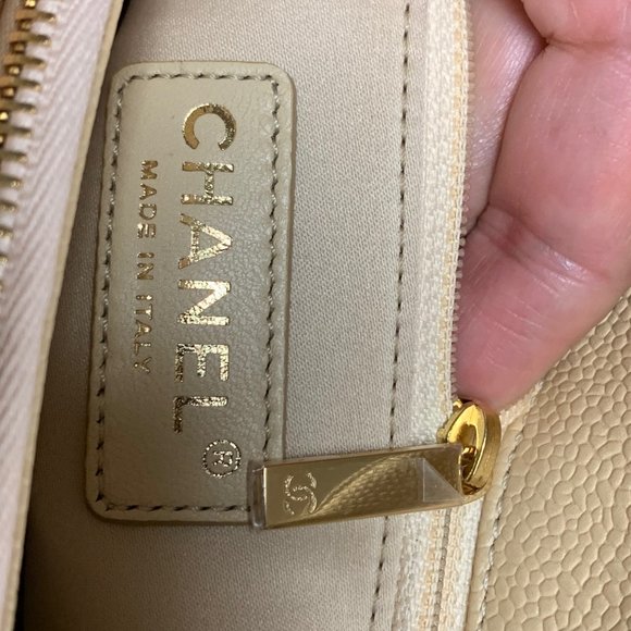 SOLD    Chanel Diamond-quilted Caviar Leather GST Beige Clair - Picture 11 of 15
